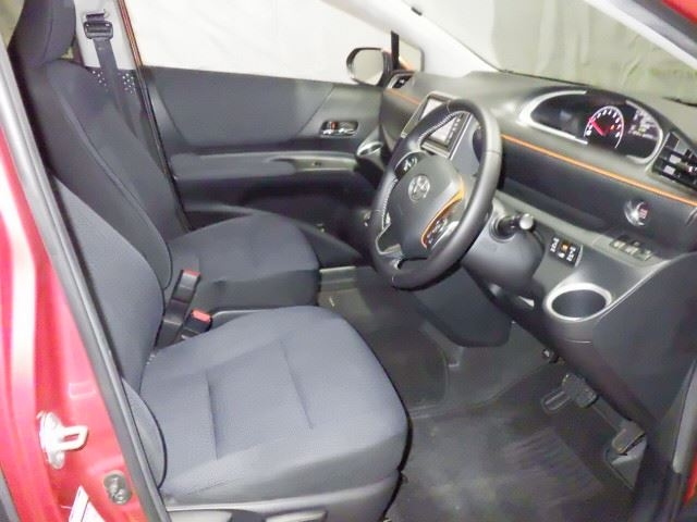 TOYOTA SIENTA 2016