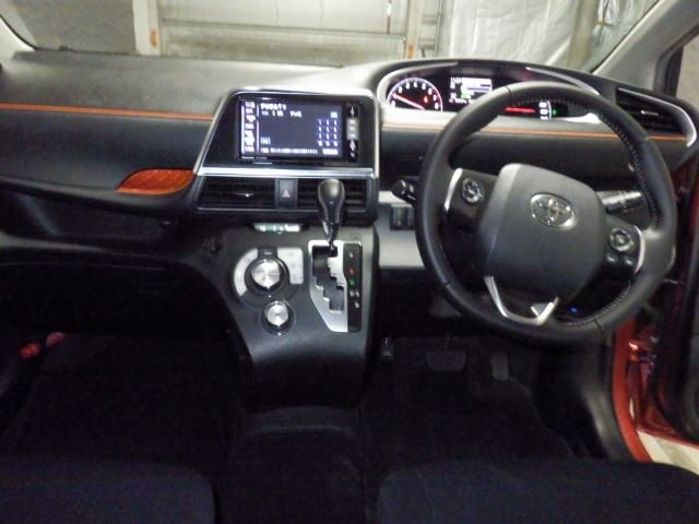TOYOTA SIENTA 2016