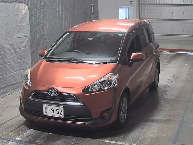 TOYOTA SIENTA 2016