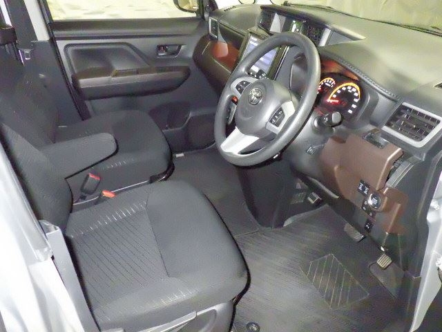 TOYOTA ROOMY 2019