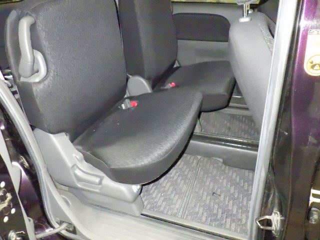 TOYOTA SIENTA 2013