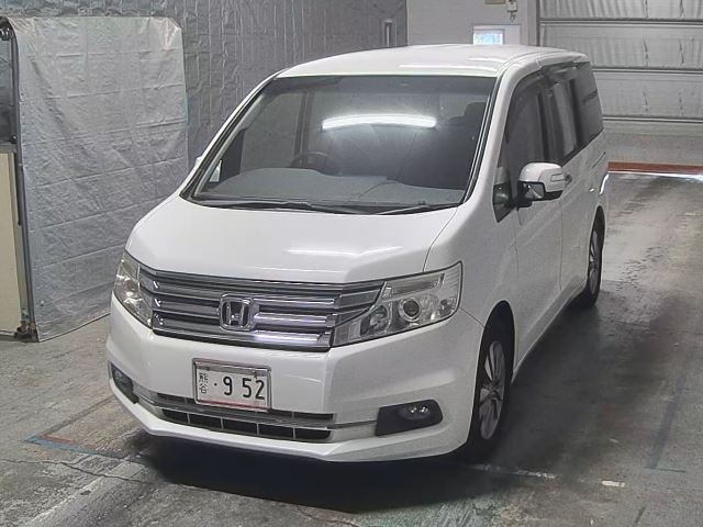 HONDA STEP WAGON 2015