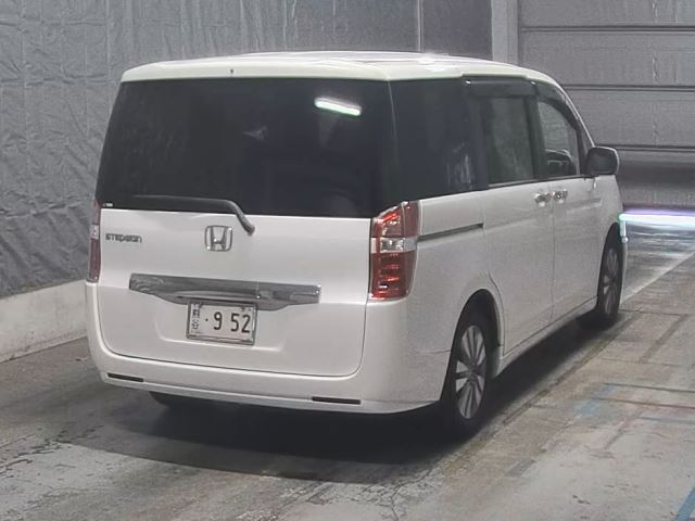 HONDA STEP WAGON 2015