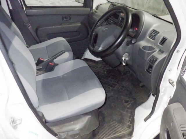 DAIHATSU HIJET VAN 2010