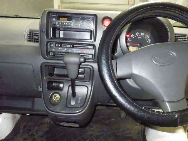 DAIHATSU HIJET VAN 2010