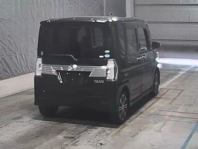 DAIHATSU TANTO 2016