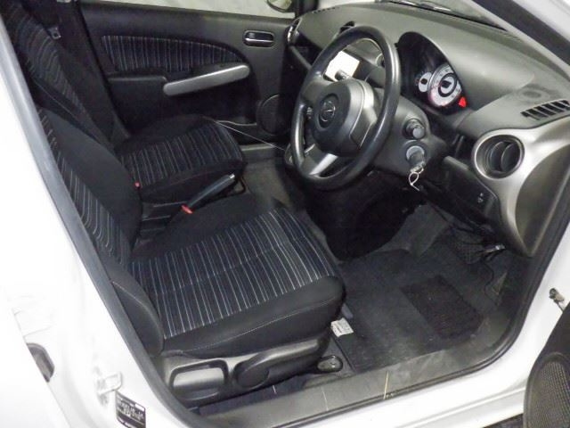 MAZDA DEMIO 2011