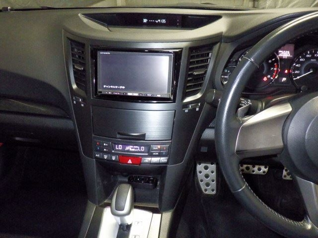 SUBARU LEGACY 2010
