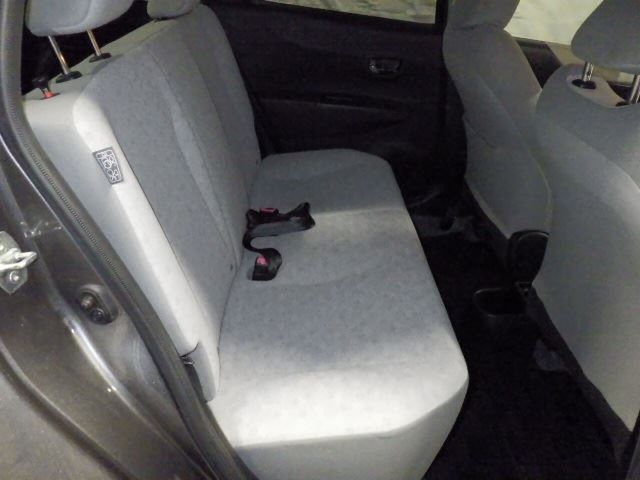 TOYOTA VITZ 2011