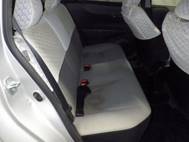 TOYOTA VITZ 2011