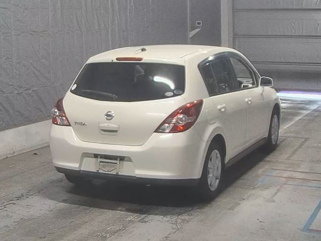 NISSAN TIIDA 2010