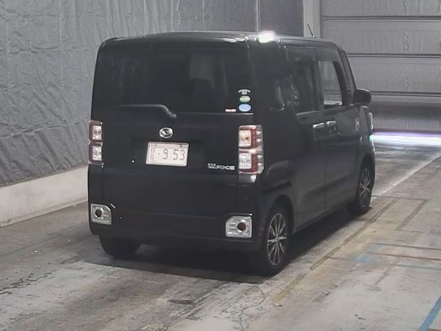 DAIHATSU WAKE 2016