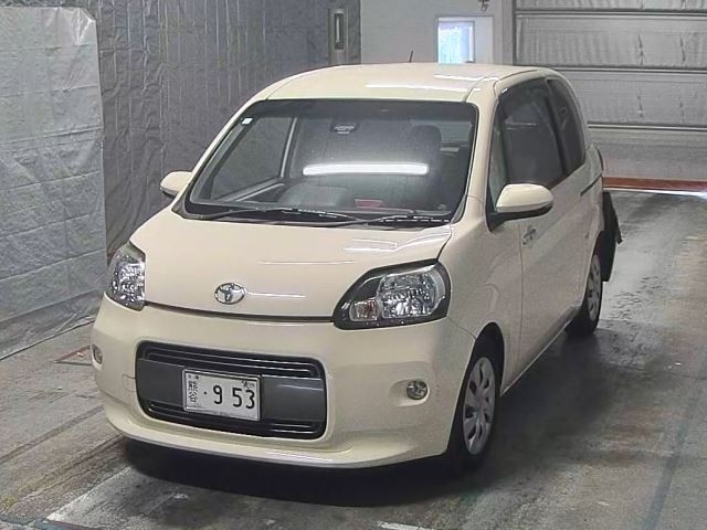 TOYOTA PORTE 2016