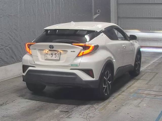 TOYOTA C-HR 2017