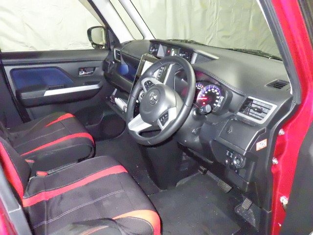 TOYOTA ROOMY 2018