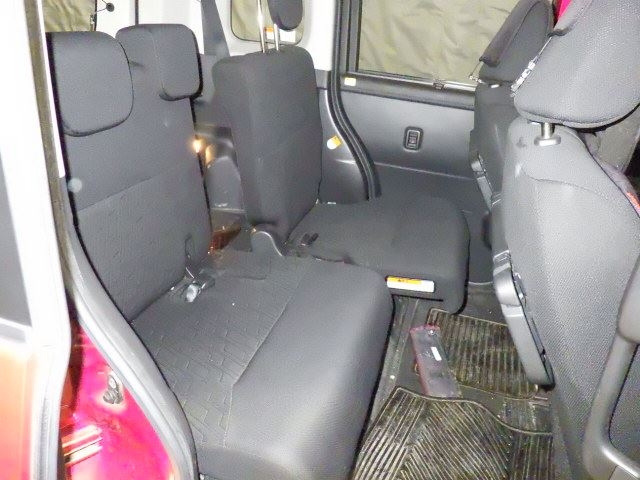 TOYOTA ROOMY 2018