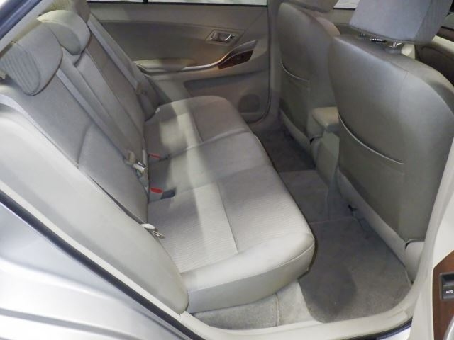 TOYOTA PREMIO 2012