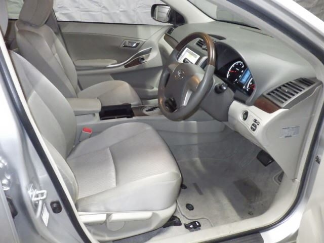 TOYOTA PREMIO 2012
