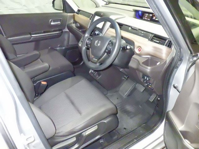 HONDA FREED 2022