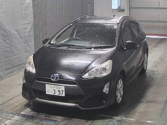 TOYOTA AQUA 2015