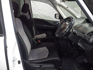 NISSAN SERENA 2014