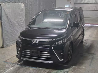 TOYOTA VOXY 2018