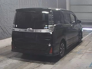 TOYOTA VOXY 2018