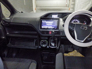 TOYOTA VOXY 2018