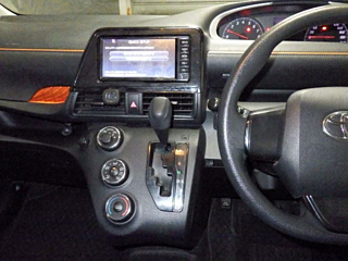 TOYOTA SIENTA 2018