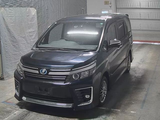 TOYOTA VOXY 2017