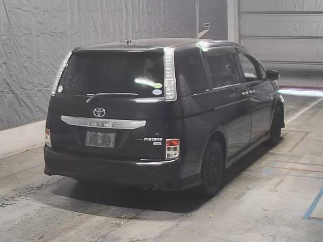 TOYOTA ISIS 2012