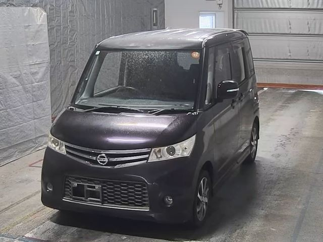 NISSAN ROOX 2011