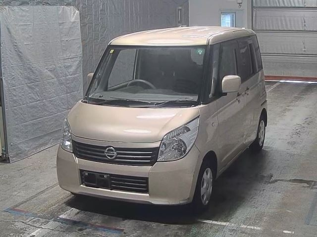NISSAN ROOX 2012