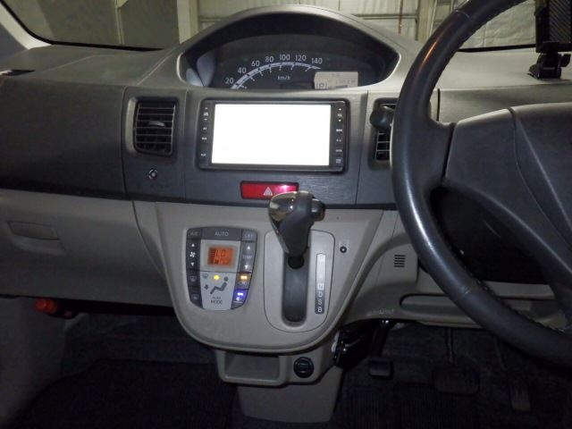 DAIHATSU MOVE 2011