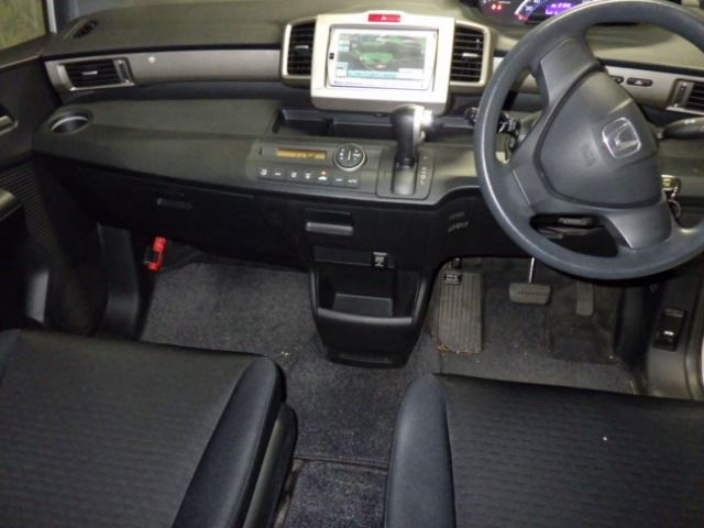 HONDA FREED 2010