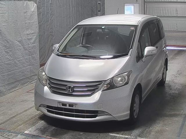 HONDA FREED 2010