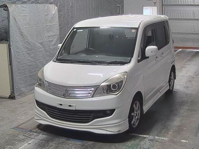MITSUBISHI DELICA D2 2012