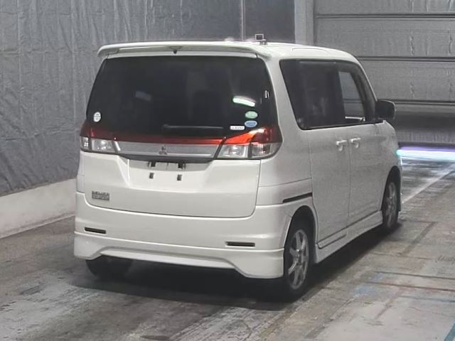 MITSUBISHI DELICA D2 2012