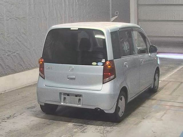 HONDA LIFE 2010
