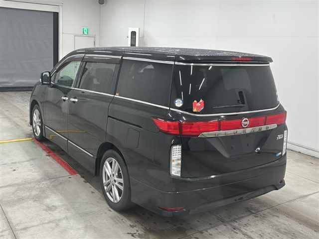 NISSAN ELGRAND 2011