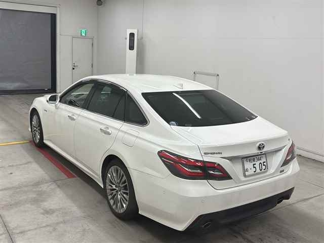 TOYOTA CROWN 2018