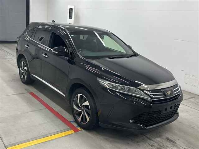 TOYOTA HARRIER 2017
