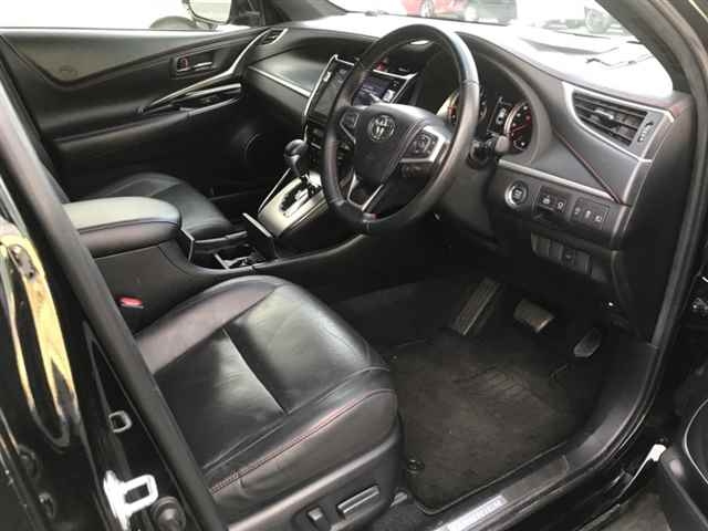 TOYOTA HARRIER 2017