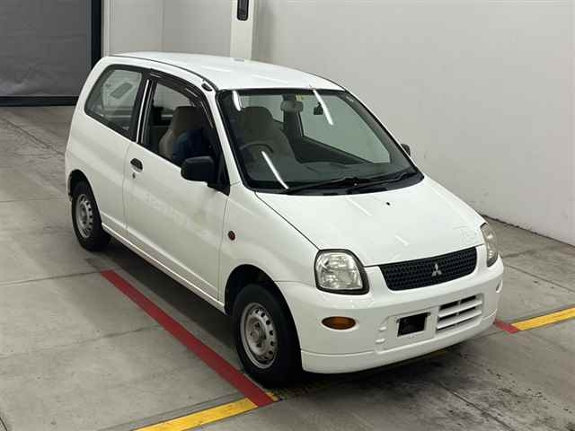 MITSUBISHI MINICA 2011