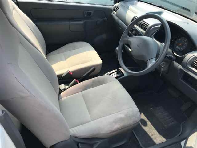 MITSUBISHI MINICA 2011