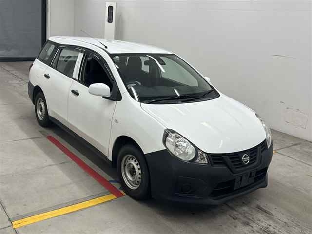 NISSAN AD 2018