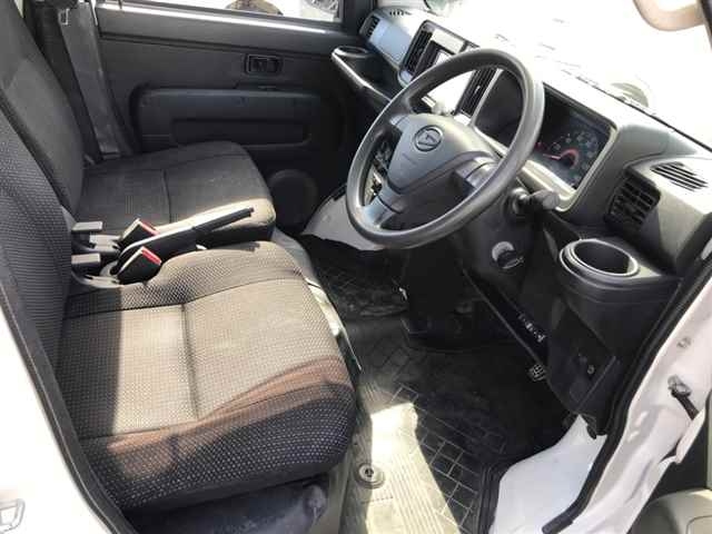 DAIHATSU HIJET VAN 2017