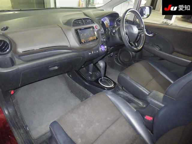 HONDA FIT SHUTTLE 2013