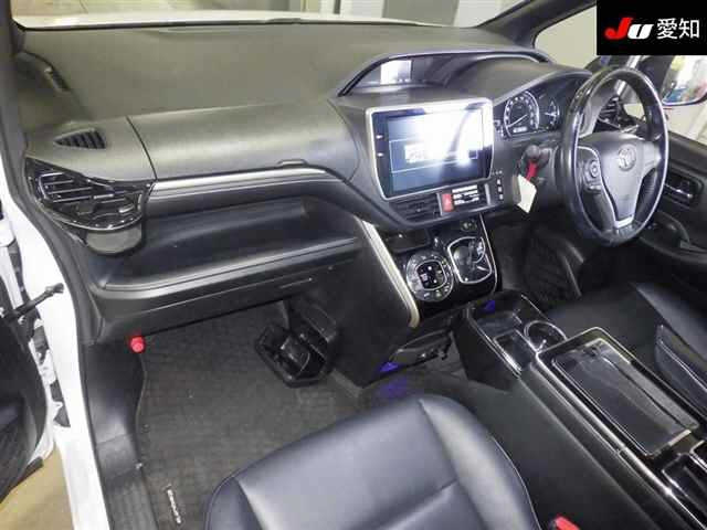 TOYOTA ESQUIRE 2017