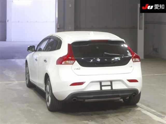 VOLVO V40 2013